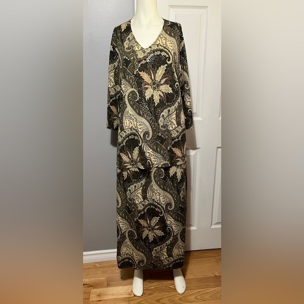 Paisley Print Two-Piece Dress Set in Olive & Cream